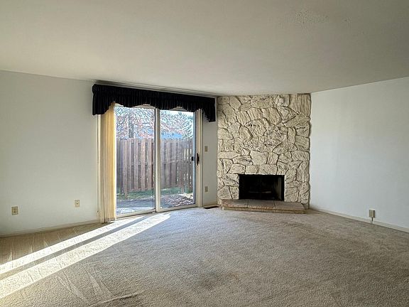 2nd image of 955 Sturbridge Dr