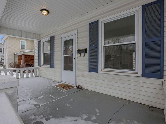 5th image of 164 Hoover St