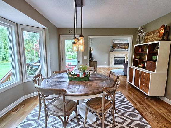 2nd image of 7387 Paradise Dr