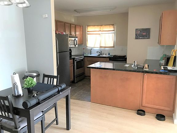 3rd image of 2561 White Oak Pl APT 7
