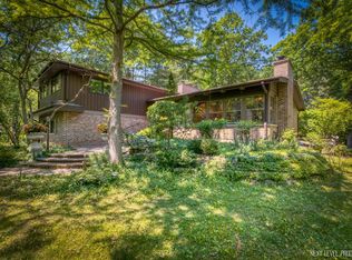 2740 Edgewood Ln, Riverwoods, IL