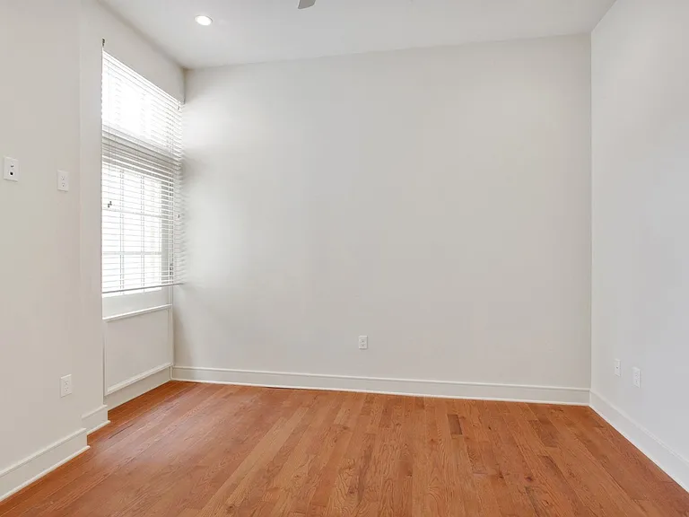 The Academy Luxury Apartments and Townhomes — Photo 24