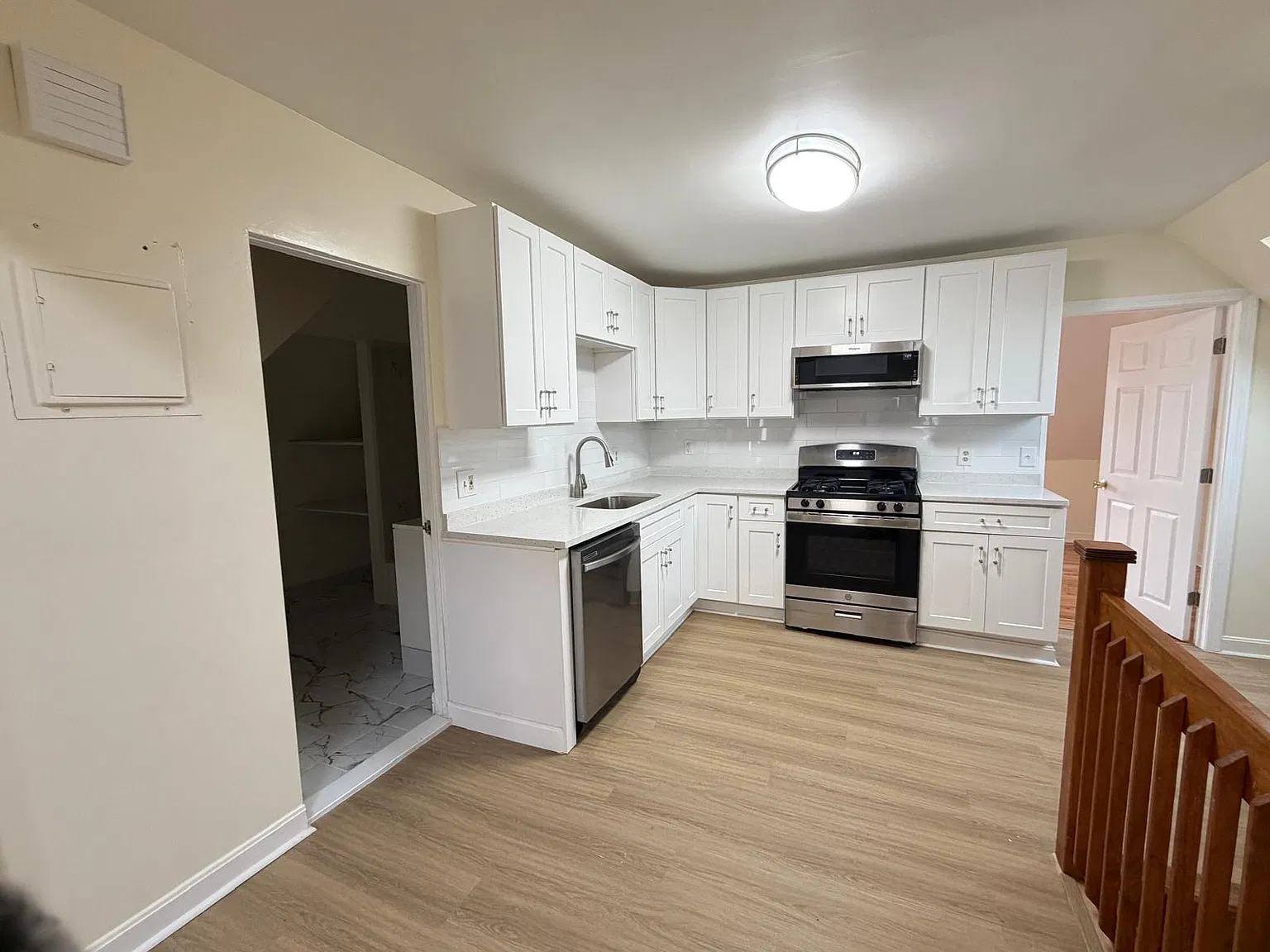 3 bed, $3,200 — Photo 2