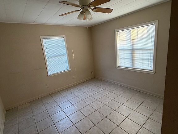 4th image of 234 Heather St