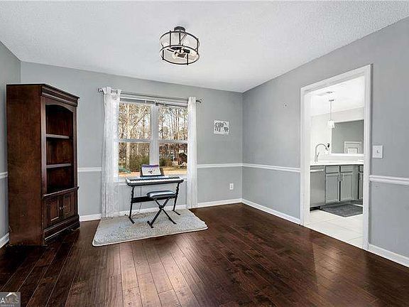 5th image of 1910 Rocksram Dr