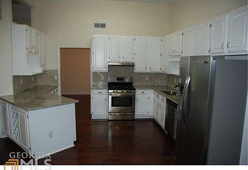 5th image of 400 Burgess Point