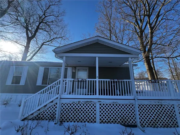 1547 Glenhaven Ln, Erie, PA 16509