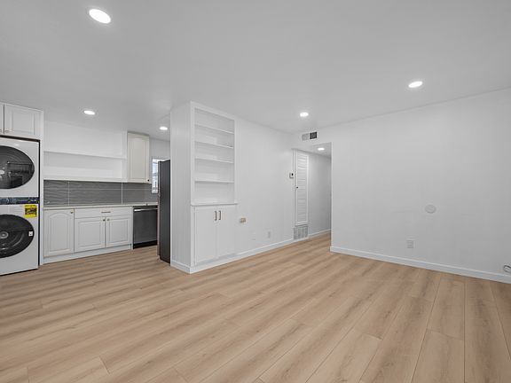5th image of 4021 Lamont St Suite 10