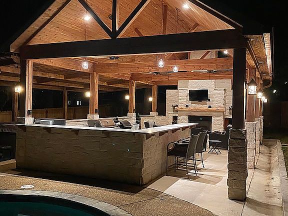 900 sq. ft. Outdoor kitchen 