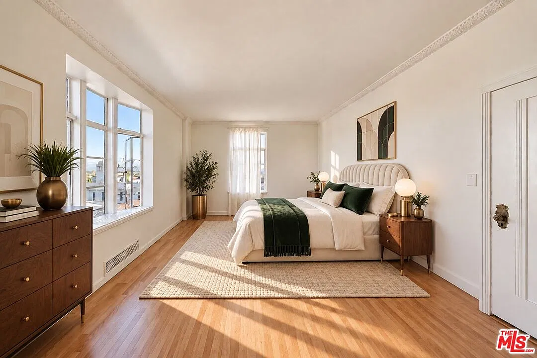 2 bed, 1.0 bath, 1100 sqft, $3,850 — Photo 4