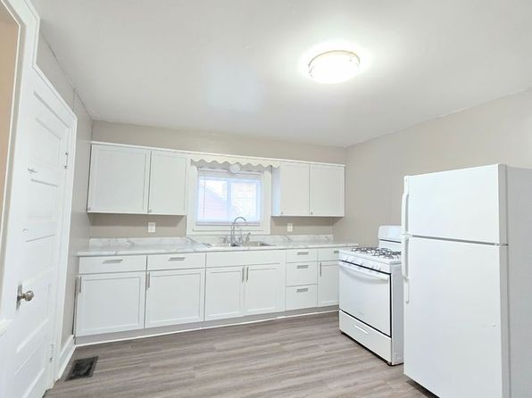 216 E Madison St #216