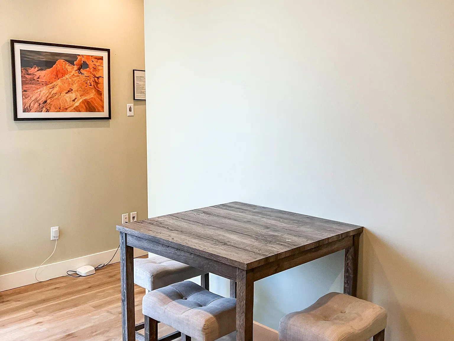 3 bed, 800 sqft, $945 — Photo 3