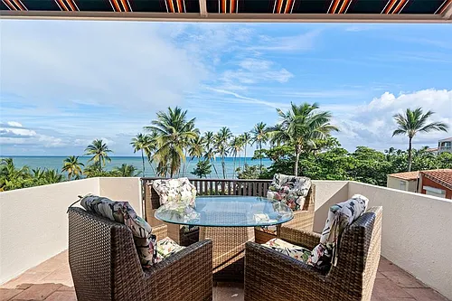 CLUB VILLA Harbour Drive #46 Photo 1