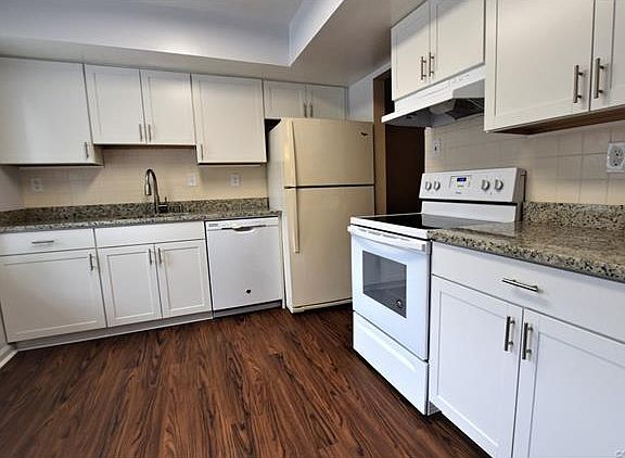 3rd image of 1690 Liberty Bell Ct Unit 1690