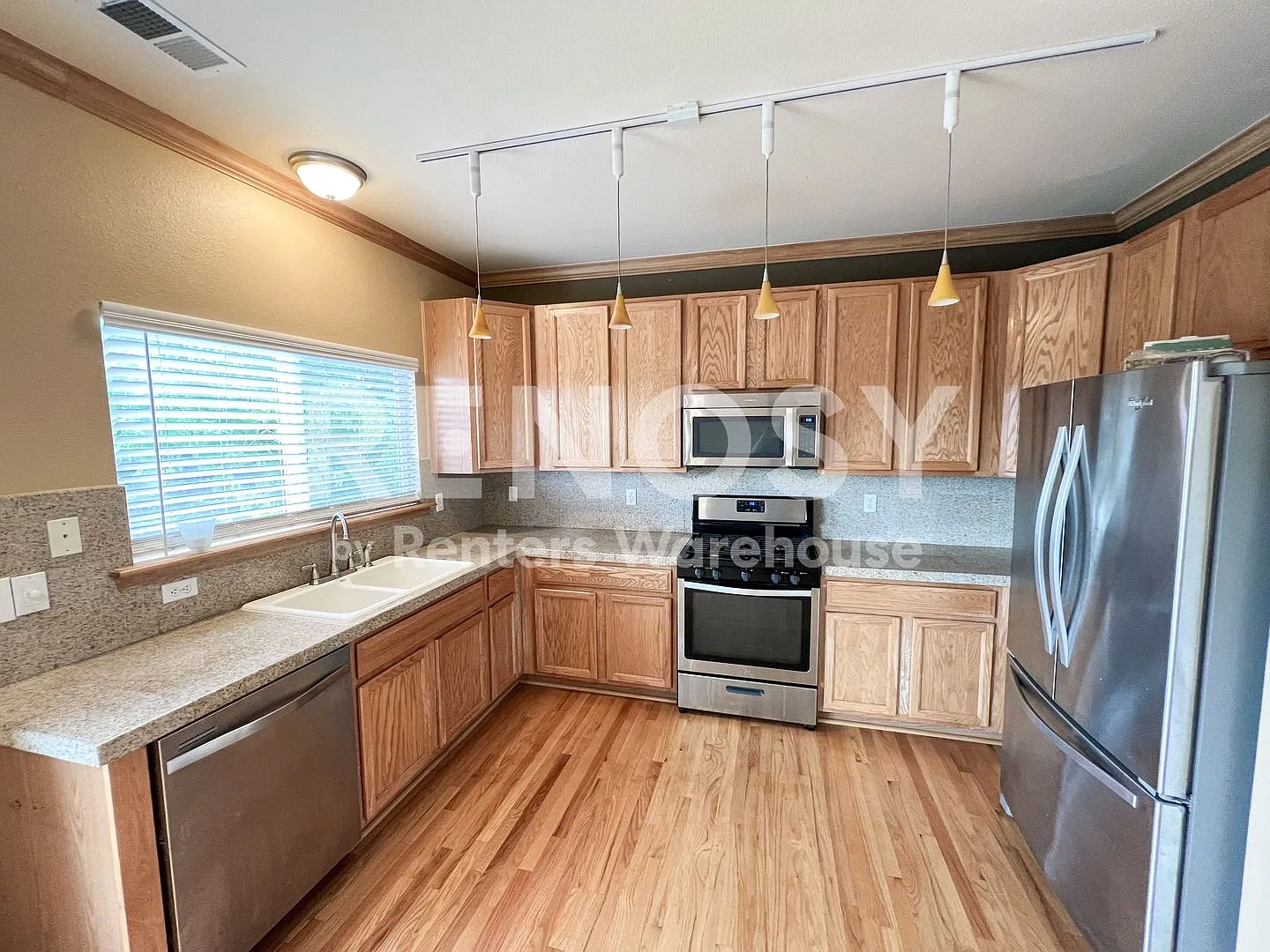 October Lease Incentive 5118 S Sicily St — Photo 3