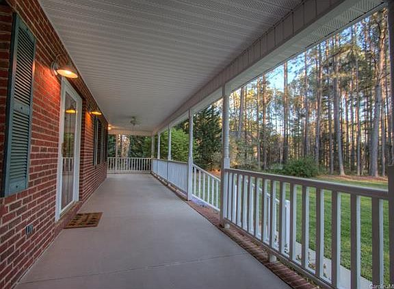 3rd image of 120 Pine Valley Dr