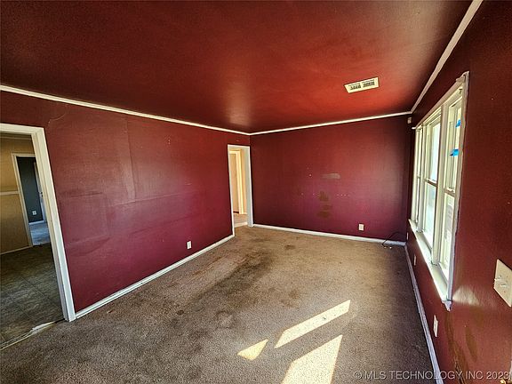 3rd image of 2619 N Yorktown Ave