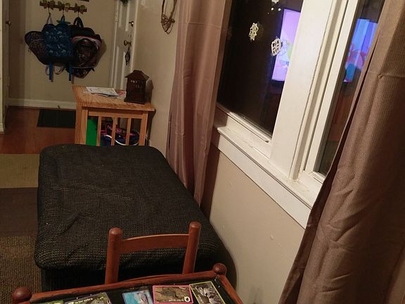 2nd image of 608 Yorkshire St
