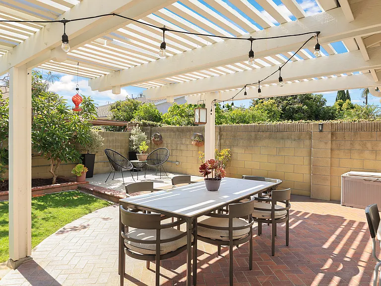 15442 Maryknoll St — Photo 32