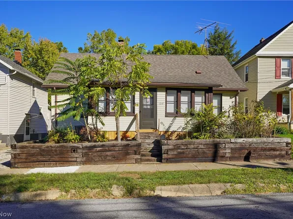 1237 McIntosh Ave, Akron, OH 44314