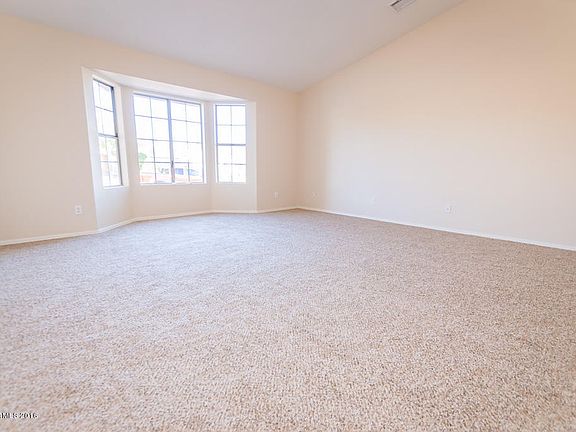 4th image of 2528 Sun Crest Dr