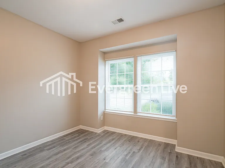 448 Riglaw Cir — Photo 10