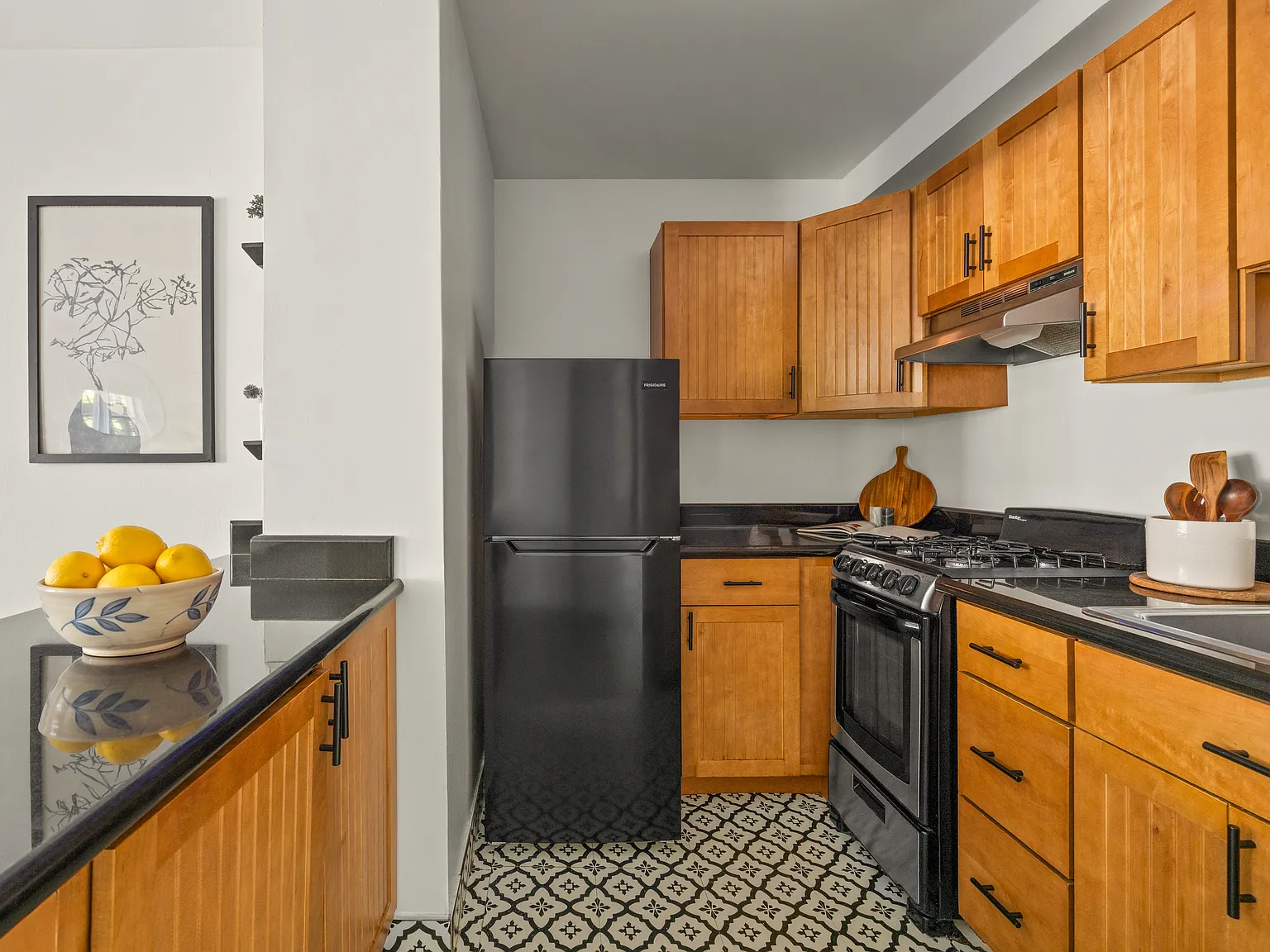 245 East 35th Street — Photo 3