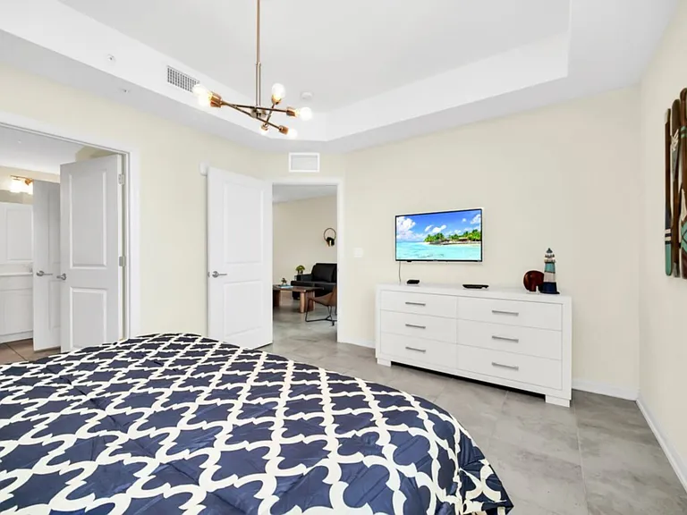 Paradox Cir — Photo 22