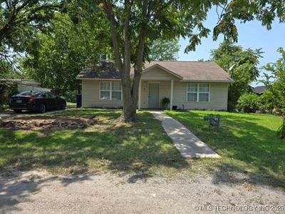 415 N Broadway, Locust Grove, OK, 74352