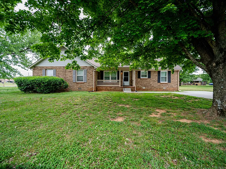 2594 Exeter Dr — Photo 30