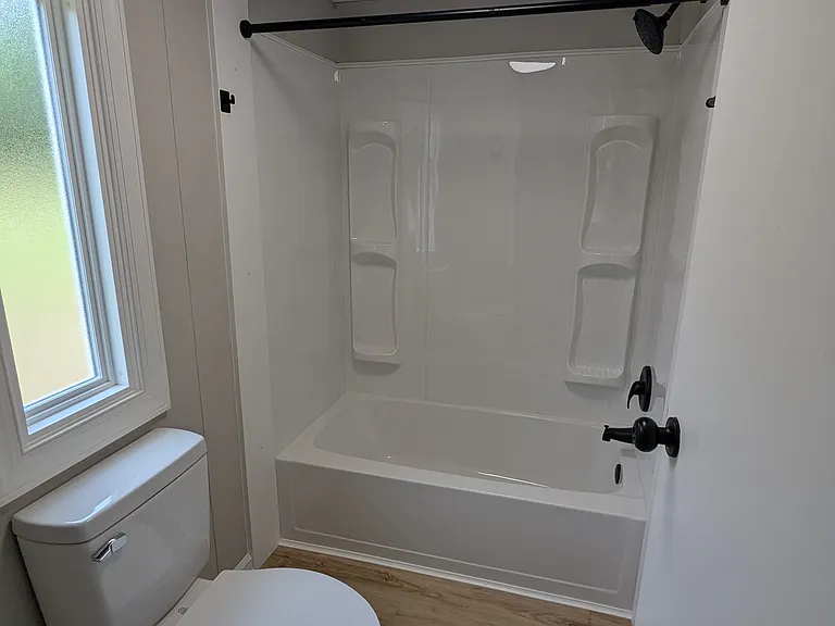 144 Andrew Dr — Photo 2