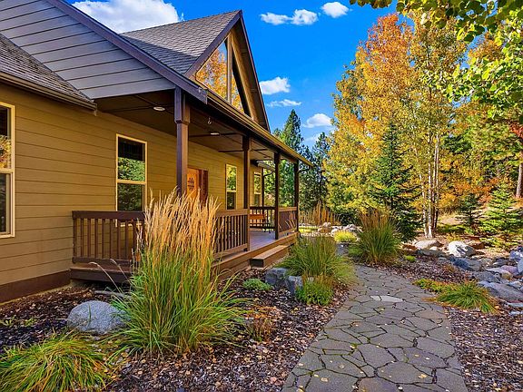 4th image of 558 Grouse Hill Rd