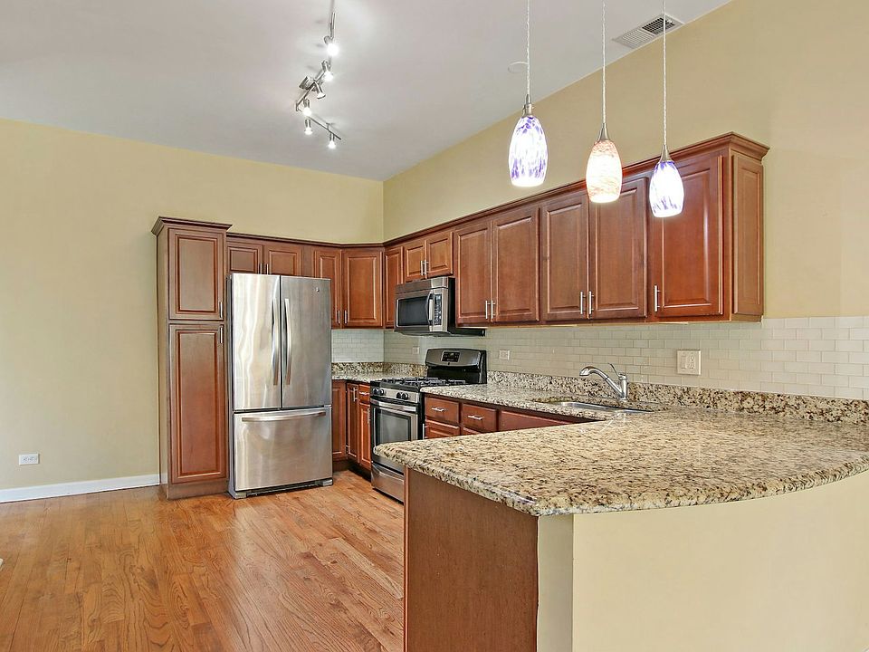 Massive kitchen