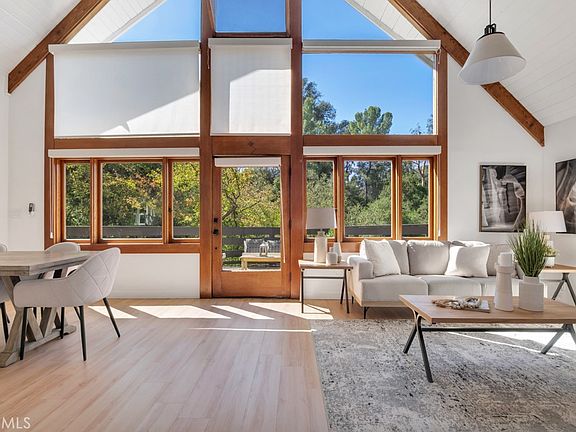 5th image of 21670 Encina Rd
