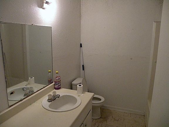 5th image of 1255 Keeland Ln APT 5