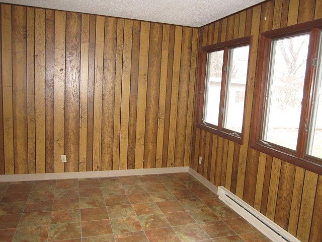 1st image of 1380 Shorewood Dr