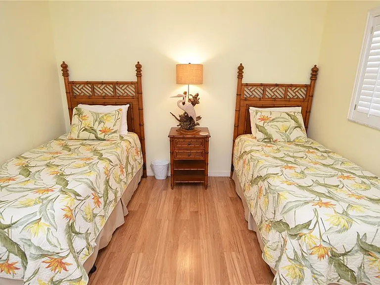18650 Gulf Blvd #305 — Photo 47