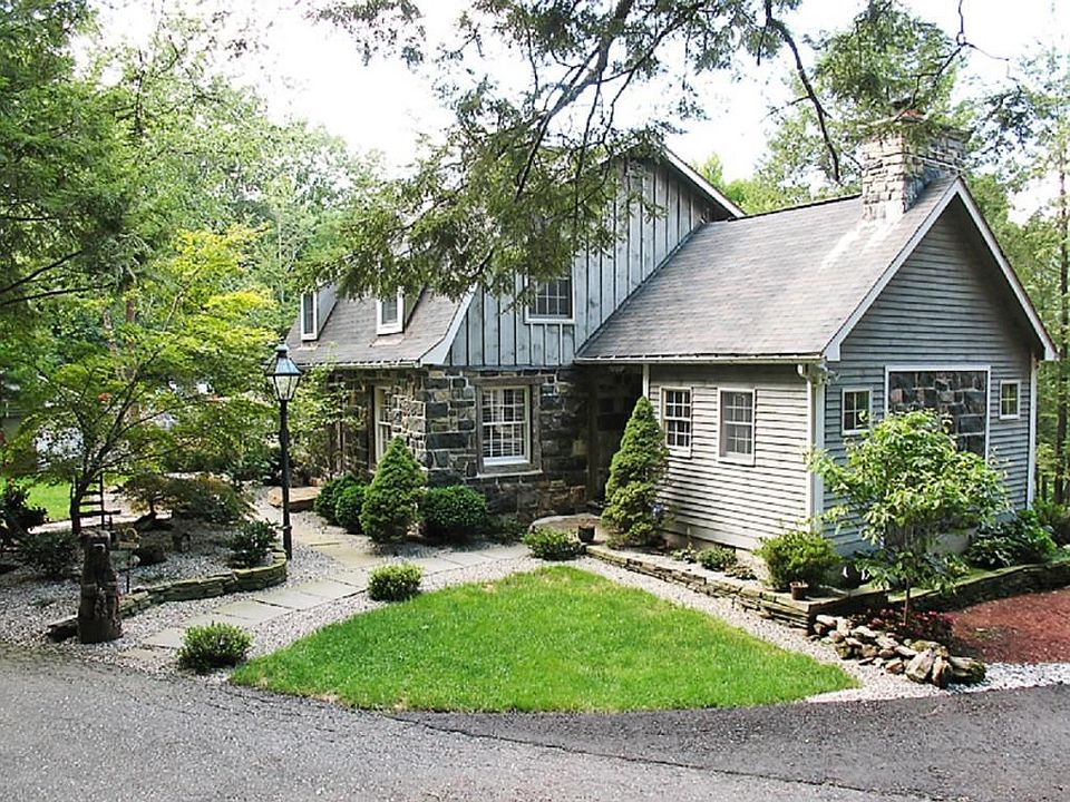 main house, 2BR 2 BA