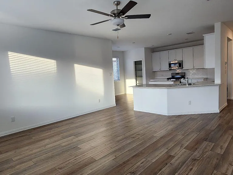 1422 Mesquite Ln — Photo 13
