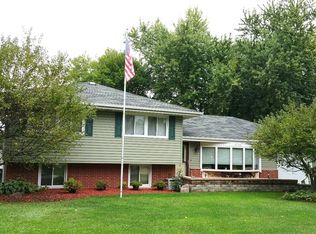 1904 Hazelwood Dr, Lindenhurst, IL