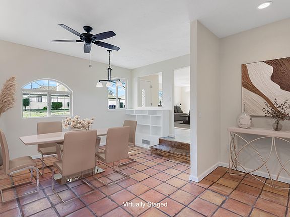 3rd image of 1450 Garryana Dr