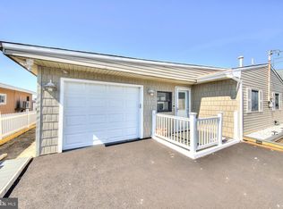 13 W Potomac Dr, Little Egg Harbor, NJ 08087
