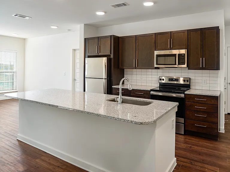 Station 75 Apartments at McDonough — Photo 14