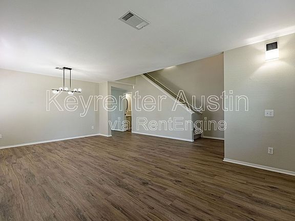 5th image of 650 Whispering Hollow Dr