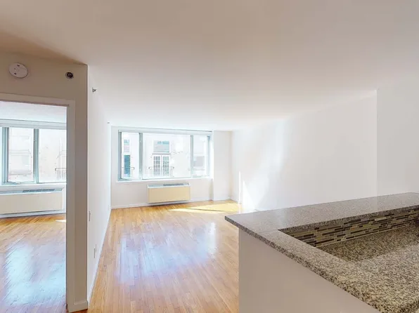 120 W. 21st image 1 of 9