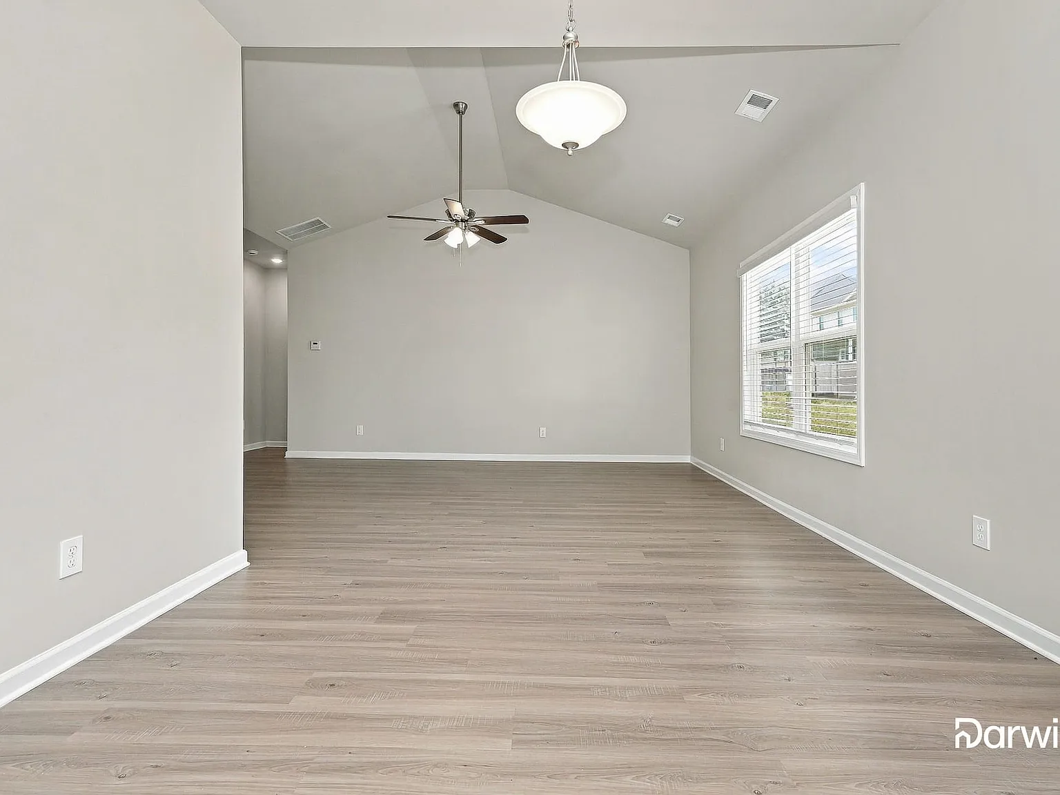 4 bed, 2.0 bath, 1720 sqft, $1,765 — Photo 4