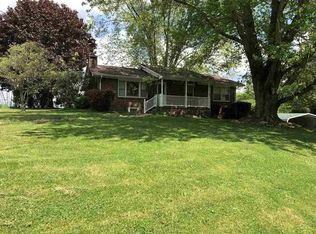 125 Guinn Rd, Hampton, TN 37658