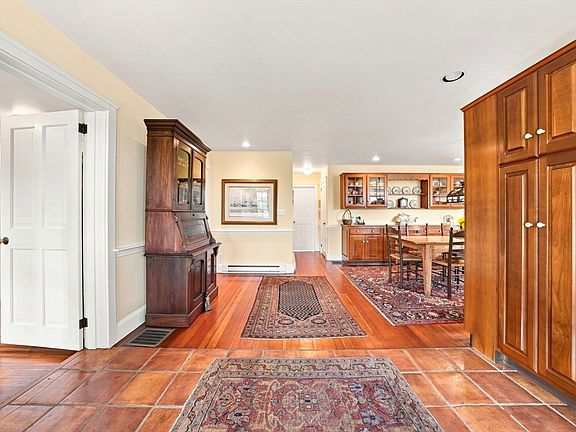 5th image of 139 Chappaquiddick Rd