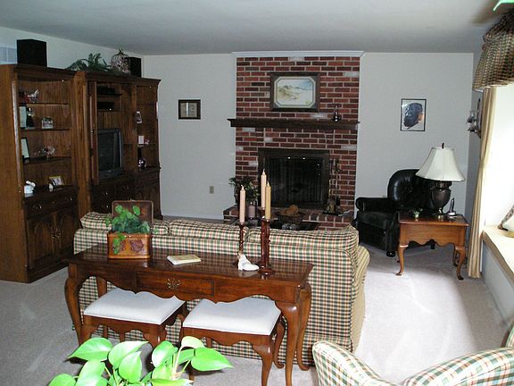 Family Room/Gas FP