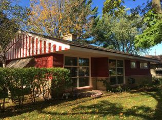 2304 Coulee Dr, La Crosse, WI 54601